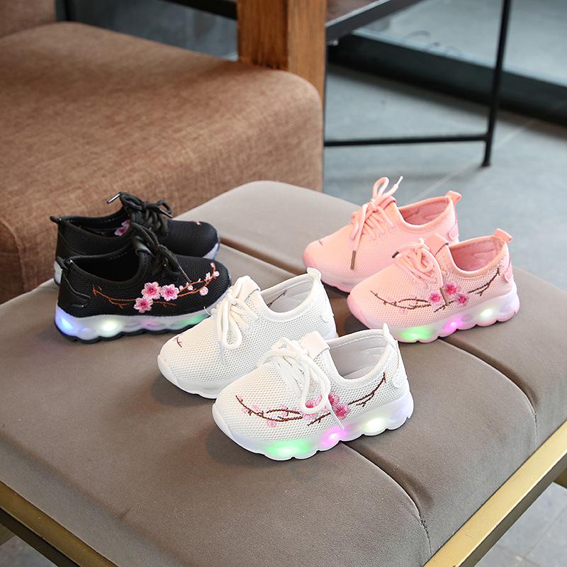 LED Flashing Shoes Embroidery Childrens Flowers Leisure Shoes Breathable Non-slip Kids Sports Shoes Sneakers