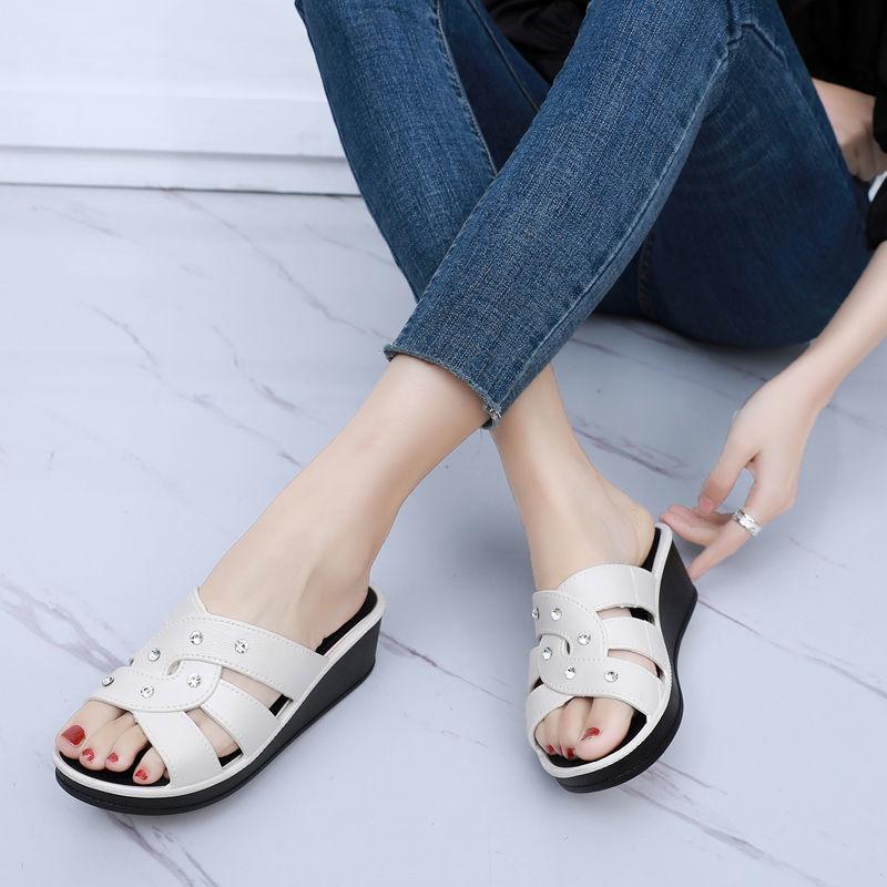 Ladies High Heel Slippers Summer Thick Bottom Home Outdoor Non-slip Slippers Women Summer Shoes Soft Bottom Wedge Heel Rhinestone Sandals
