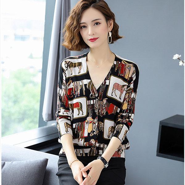 Autumn Winter Women's Knitted Sweater V-neck Bottoming Shirt Fashion Printing Sweater