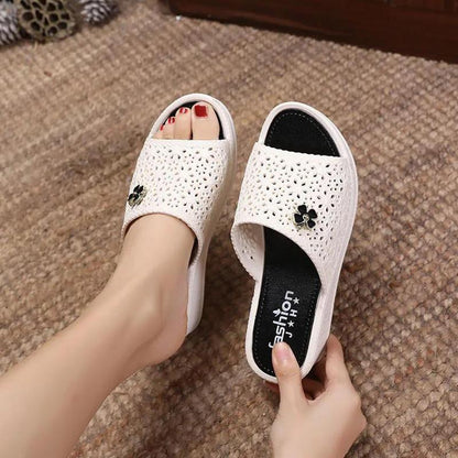 Ladies Summer Sandals and Slippers All-match Outer Wear Wedge Heel Fashion Trend Non-slip Beach Shoes