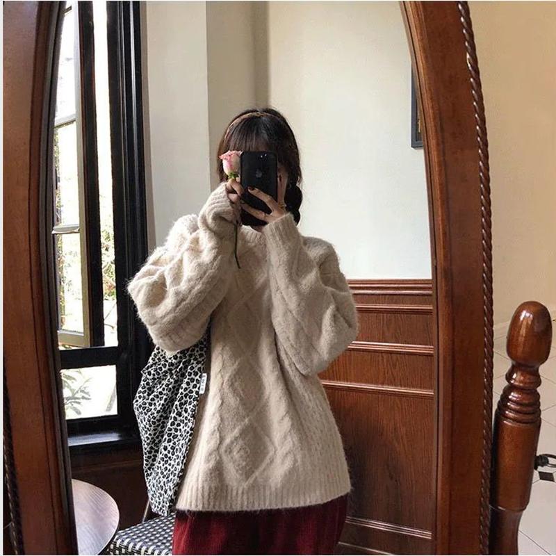 Japanese Retro Gentle and Thick Autumn and Winter Knit Sweater Round Neck Lazy Loose Padded Outer Sweater Women's Warm Women's Blouse