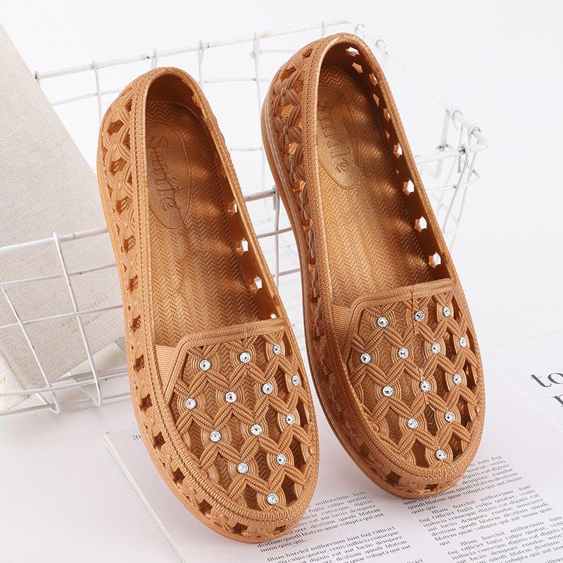 Summer Sandals Women Non-slip Thick-soled Shoes Beach Shoes Flat Bottom Breathable Soft Bottom Middle-aged and Elderly Fish Mouth Sandals Women