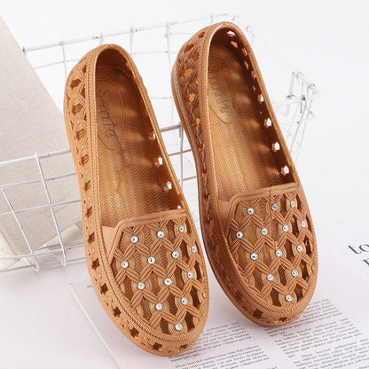 Summer Sandals Women Non-slip Thick-soled Shoes Beach Shoes Flat Bottom Breathable Soft Bottom Middle-aged and Elderly Fish Mouth Sandals Women