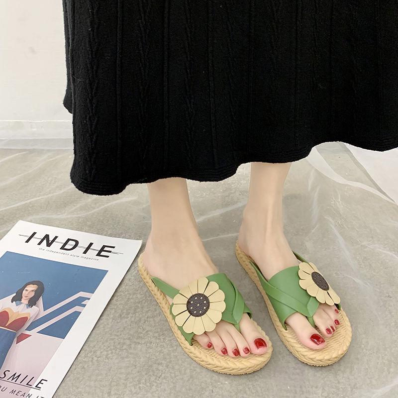 Sandals and Slippers Female Summer Wild Fashion Flowers Flat Bottom Flip Flops Korean Version Wear Net Red Non-slip Beach Beach Shoes