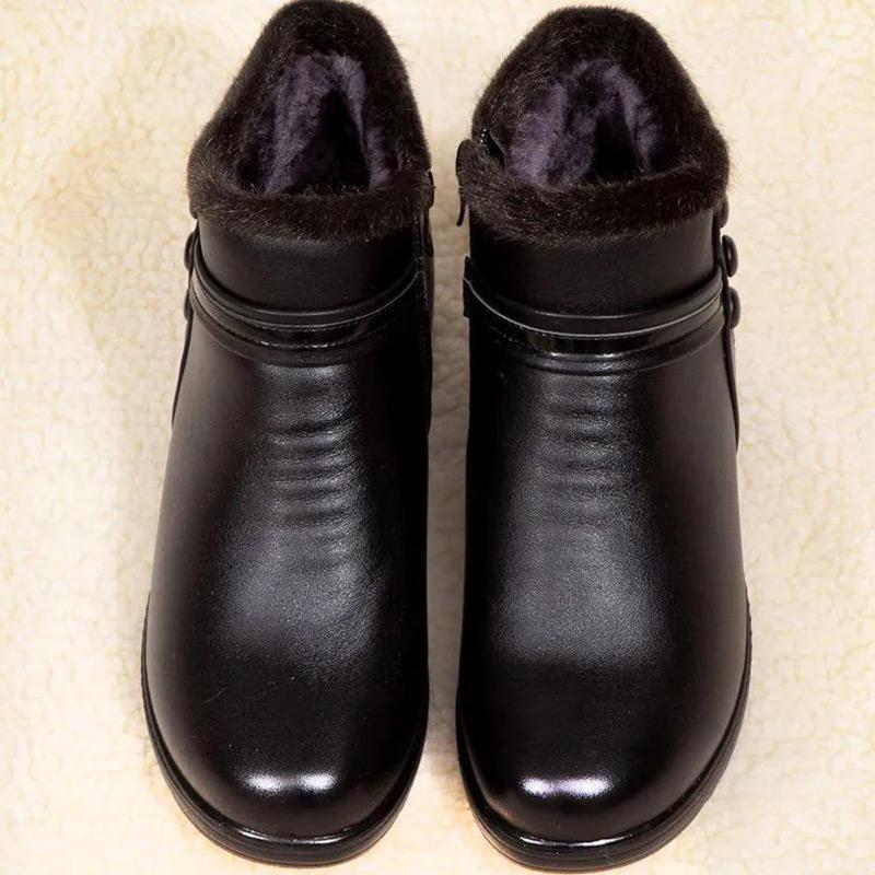 Winter Cotton Shoes Ladies Plus Velvet Thick Warm Middle-aged and Elderly Short Boots Soft Bottom Old Leather Shoes Flat Shoes