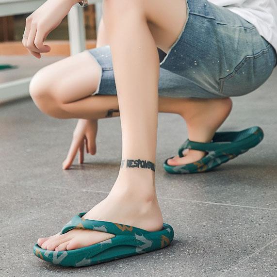 Men's and Women's Spring Summer Soft Slippers Household Soft Sole Flip Flops Non-slip Large Size Outdoor Slippers
