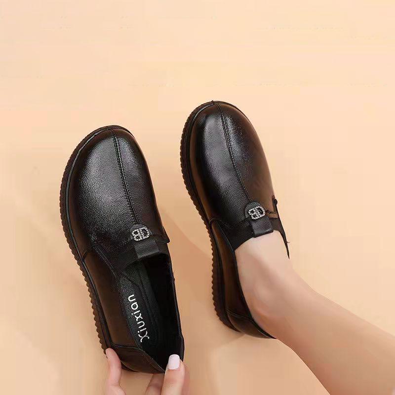 Women's Cowhide Mother Single Shoes Spring and Autumn Middle-aged and Elderly Soft-soled Comfortable Non-slip Work Shoes Flat Casual Shoes